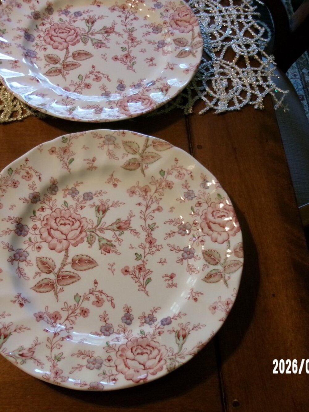 2 JOHNSON BROTHERS PAIR OF ROSE CHINTZ DINNER PLATES EXCELLENT CONDITION! 9.5" - Picture 2 of 5